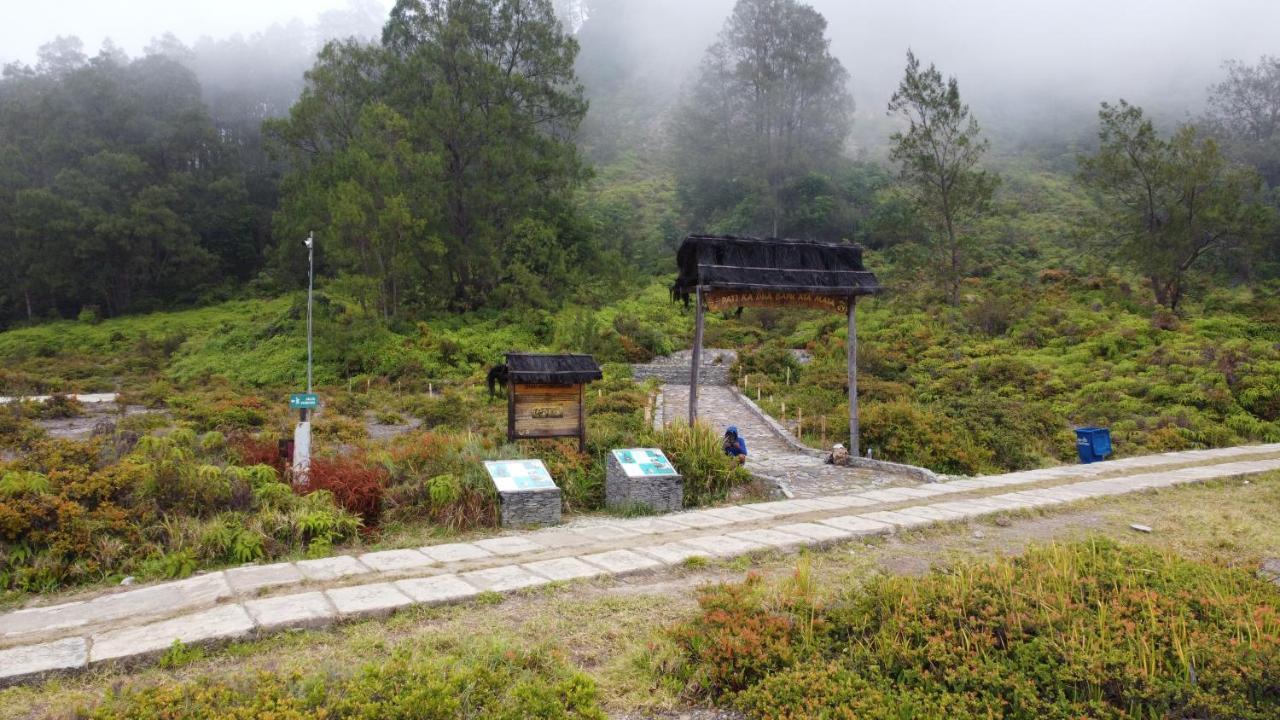 Wisma Kelimutu Ende Exterior foto